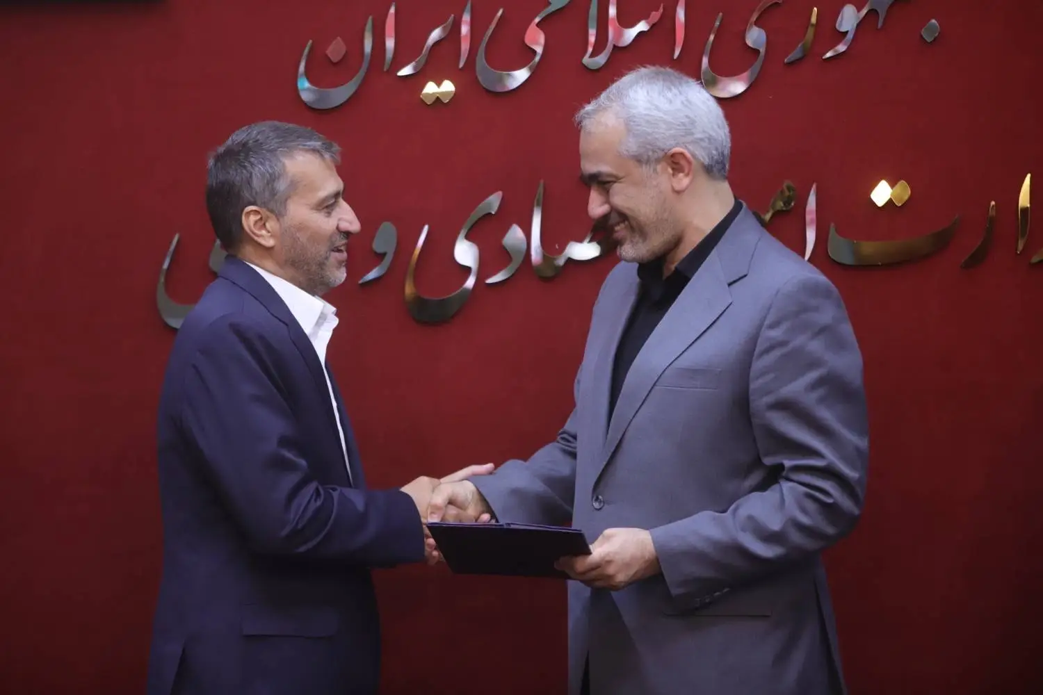 با حکم وزیر اقتصاد؛ حسین فروزان» به عنوان دبیر شورایعالی مناطق آزاد و ویژه اقتصادی منصوب شد